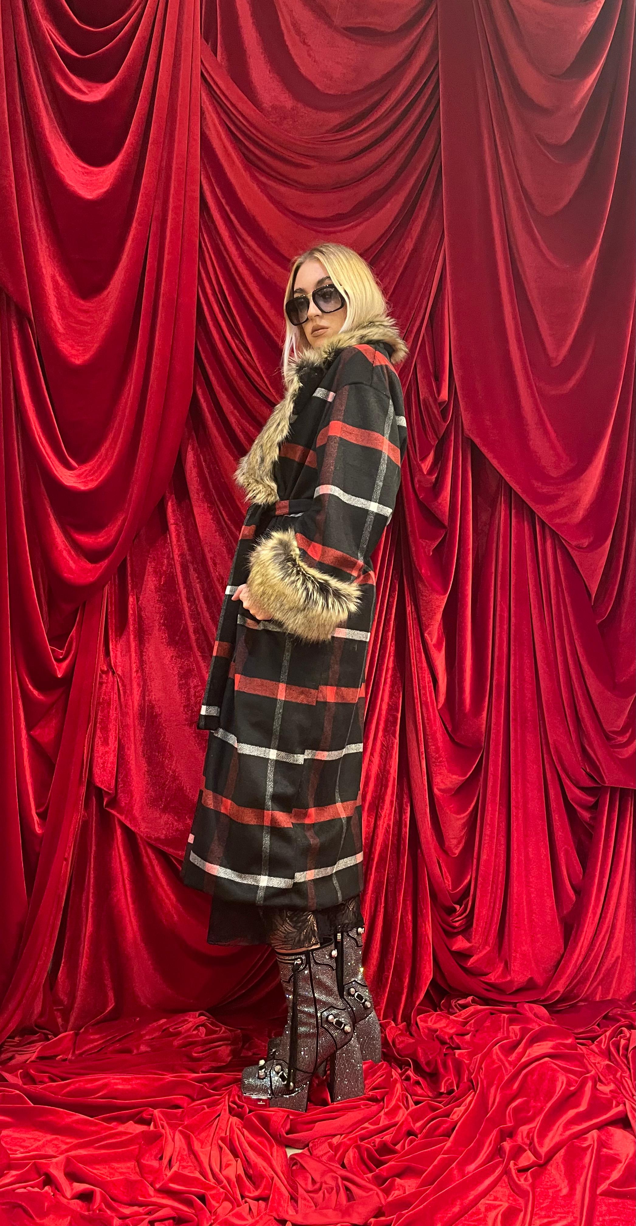 Cappotto tartan in eco pelliccia