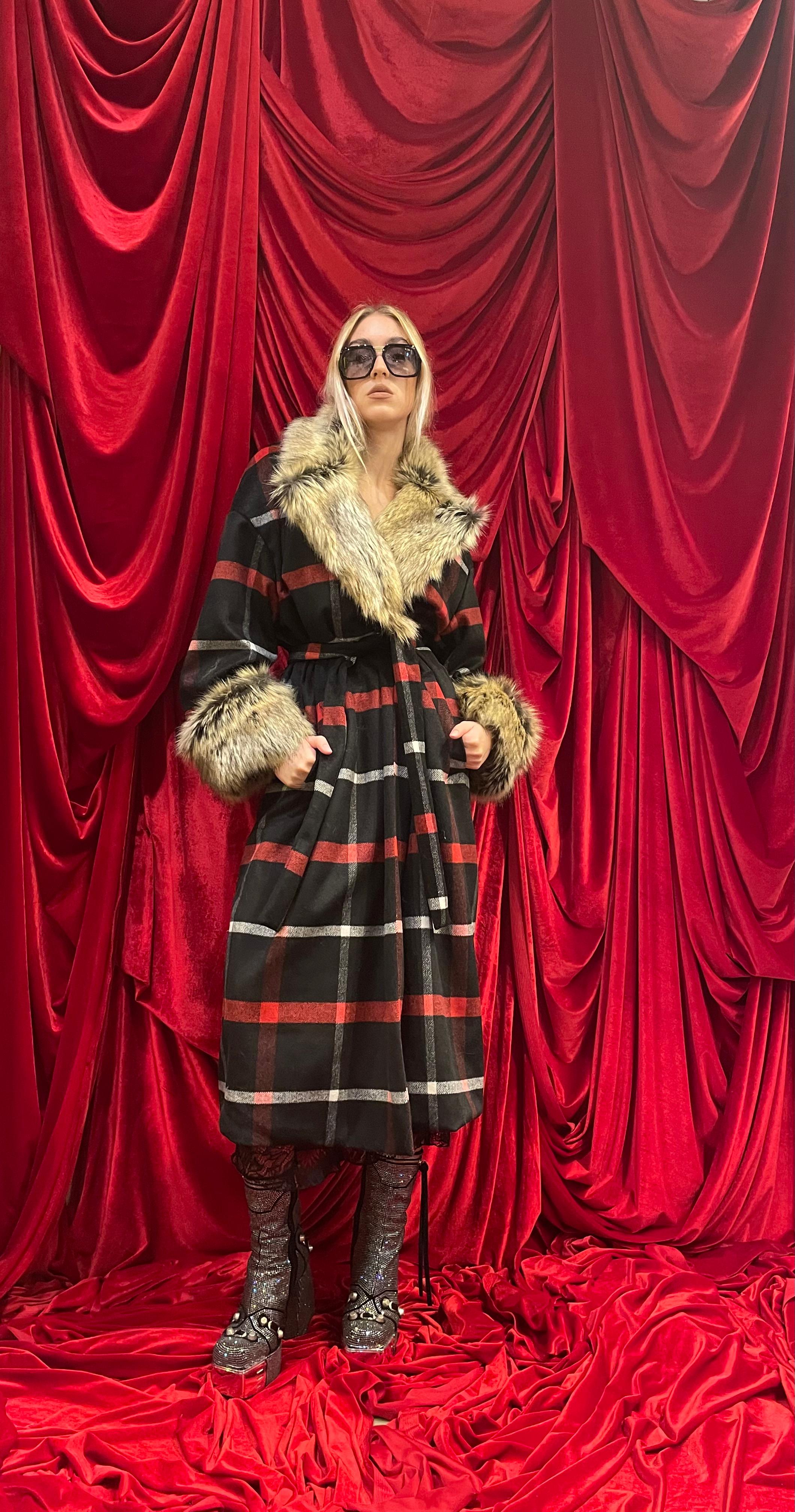 Cappotto tartan in eco pelliccia