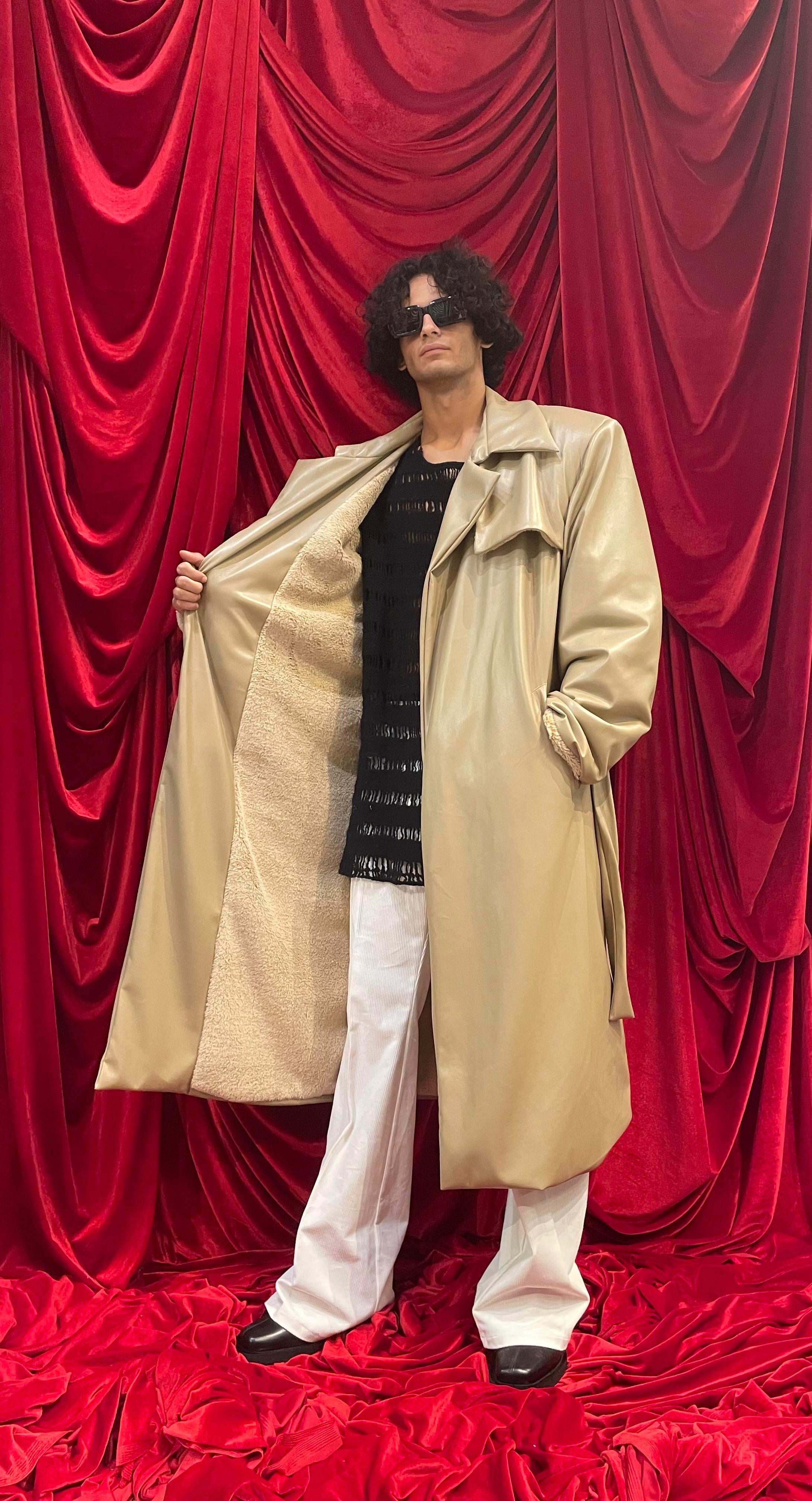 Cappotto in pelle vegana beige