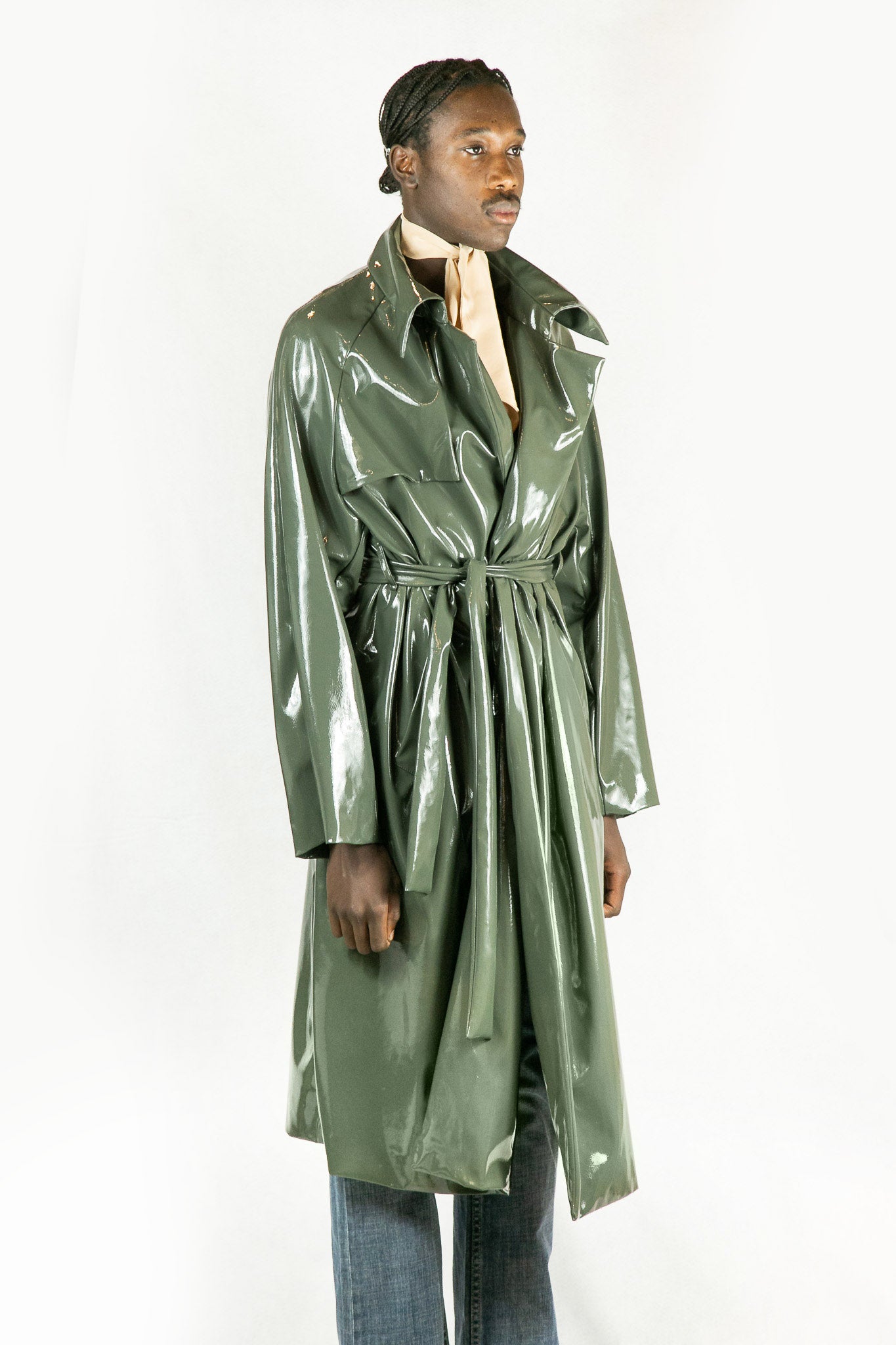 Trench coat in vinile verde malta
