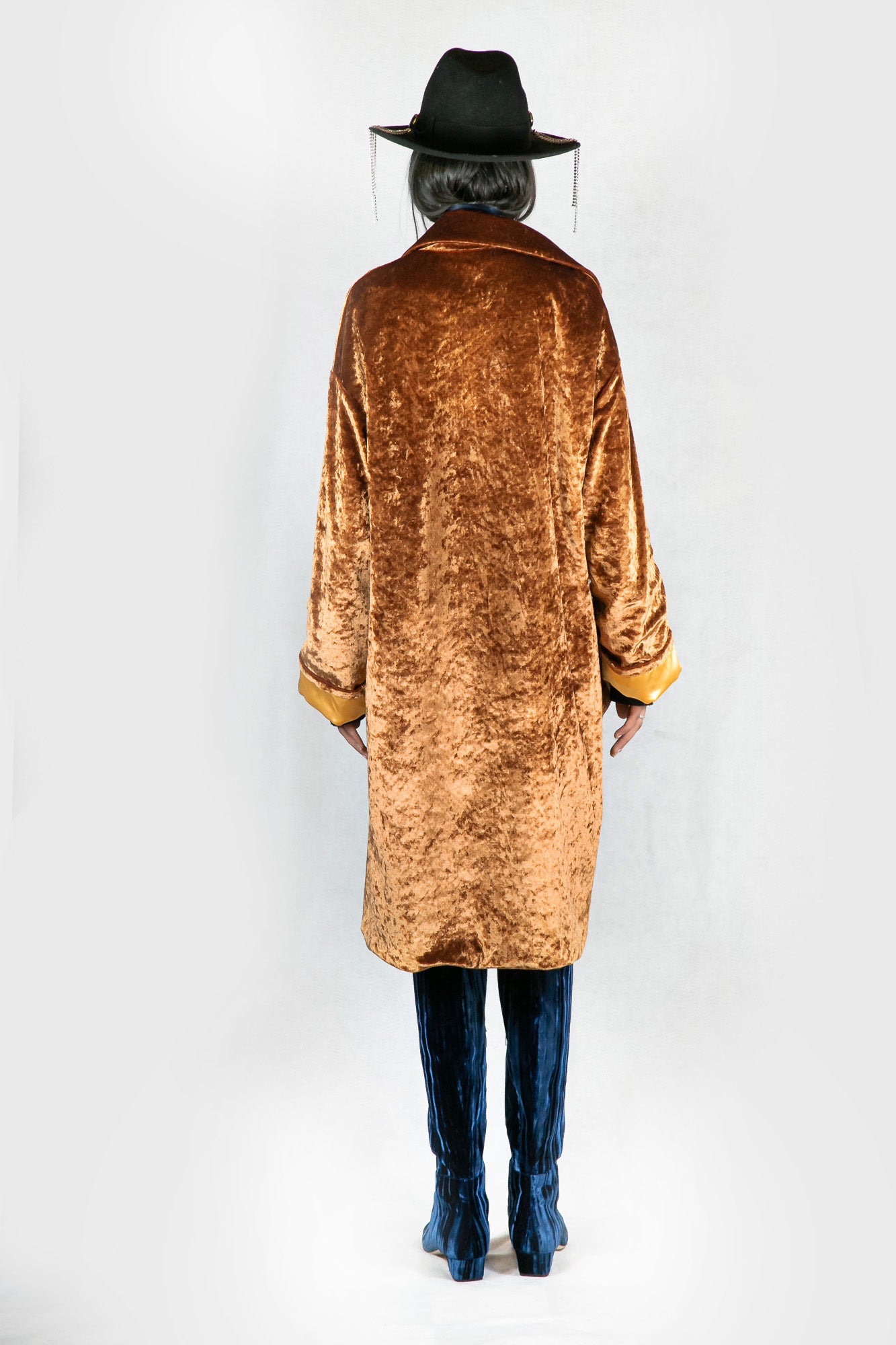 Robe manteau in velluto gold